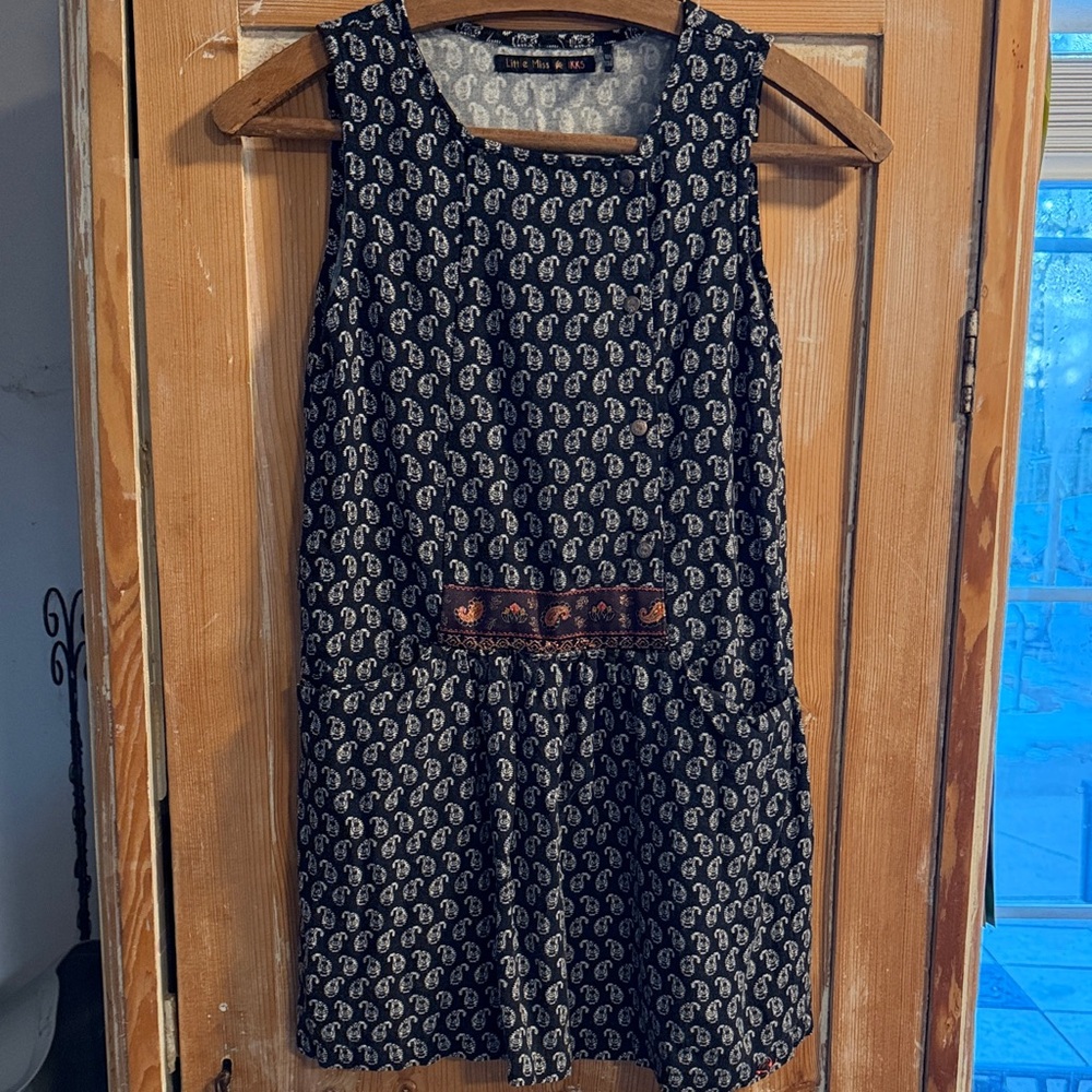 Adorable Ikks Black and Cream Sleeveless Dress